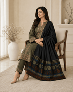 Black Rangrez Border Winter Shawl