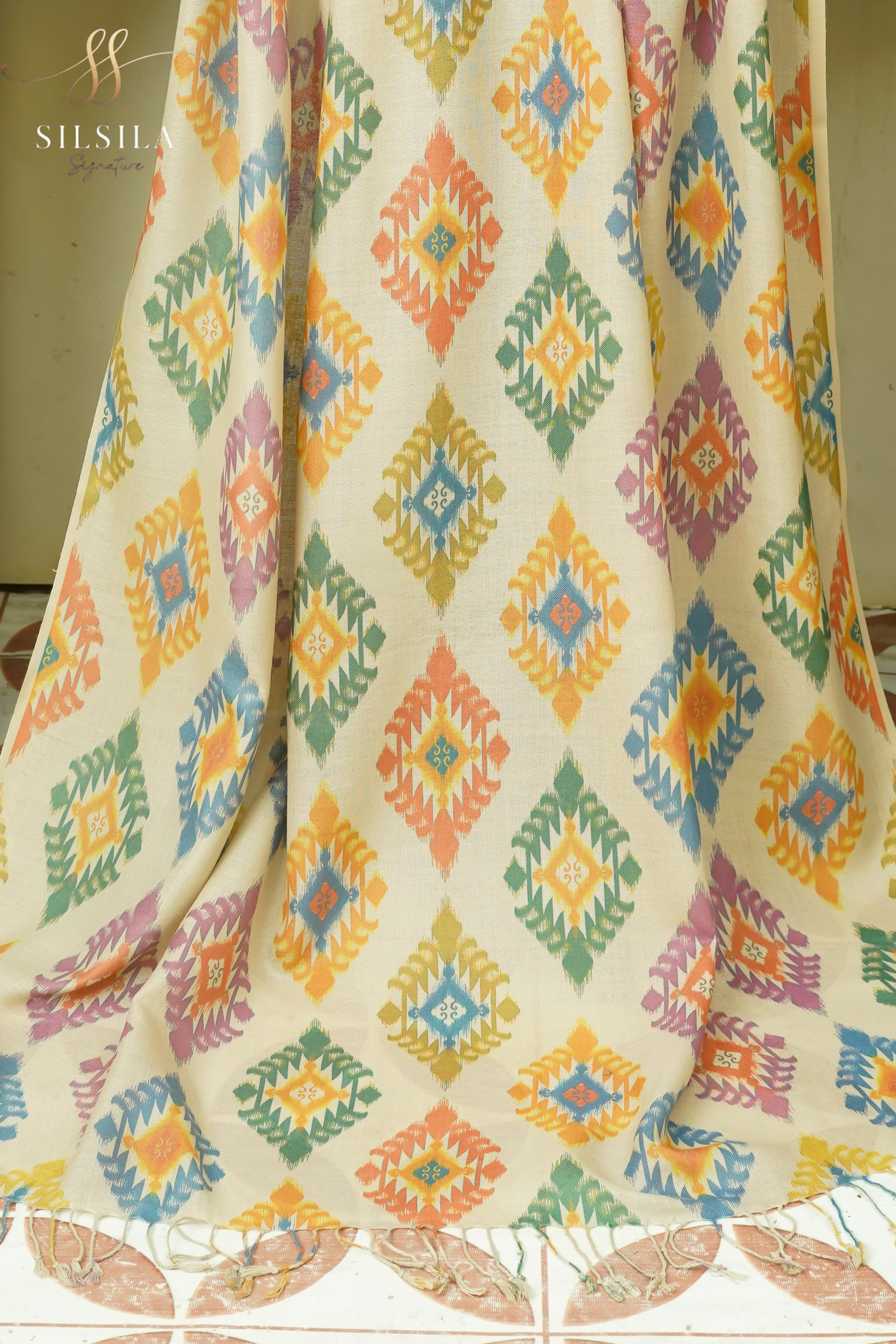 Rangrez Cream Winter Shawl